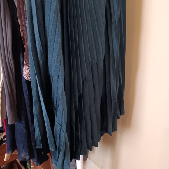 NWT Vince Women's Teal Pleated Asymmetrical Midi Skirt Size 6 - Picture 5 of 15